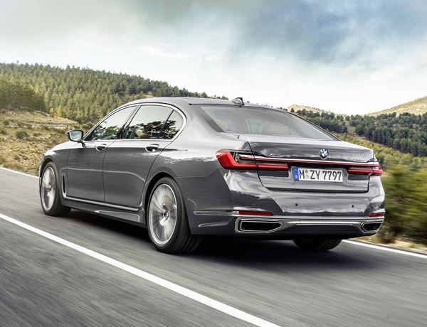 La berline de luxe BMW Série 7 affiche un caractère exclusif