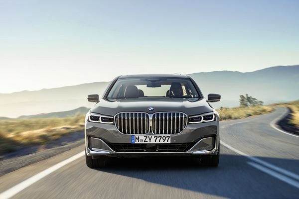La berline de luxe BMW Série 7 affiche un caractère exclusif