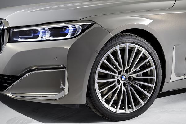 La berline de luxe BMW Série 7 affiche un caractère exclusif