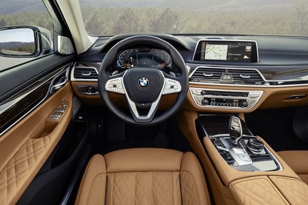 La berline de luxe BMW Série 7 affiche un caractère exclusif