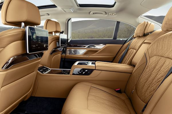 La berline de luxe BMW Série 7 affiche un caractère exclusif