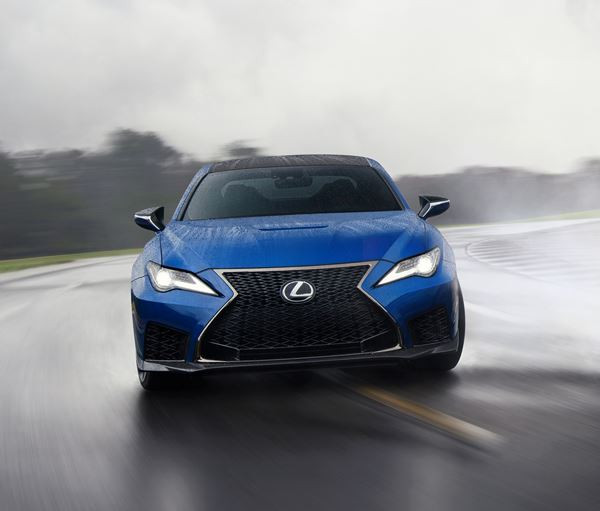 Le coupé Lexus RC F affiche des performances en hausse