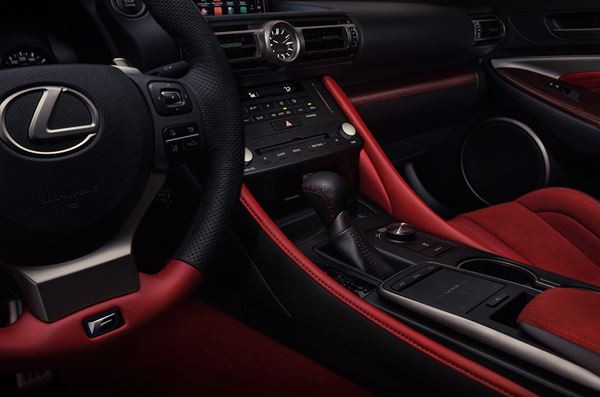 Le coupé Lexus RC F affiche des performances en hausse