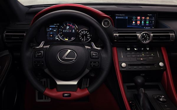 Le coupé Lexus RC F affiche des performances en hausse
