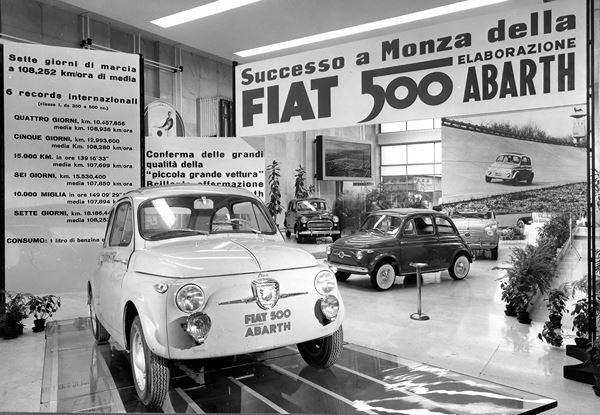 Dans les allées de l'édition 2019 du salon Rétromobile