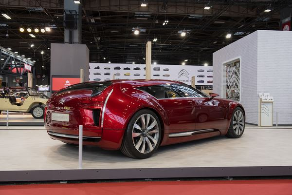 Dans les allées de l'édition 2019 du salon Rétromobile