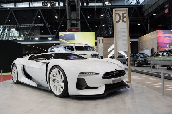Dans les allées de l'édition 2019 du salon Rétromobile