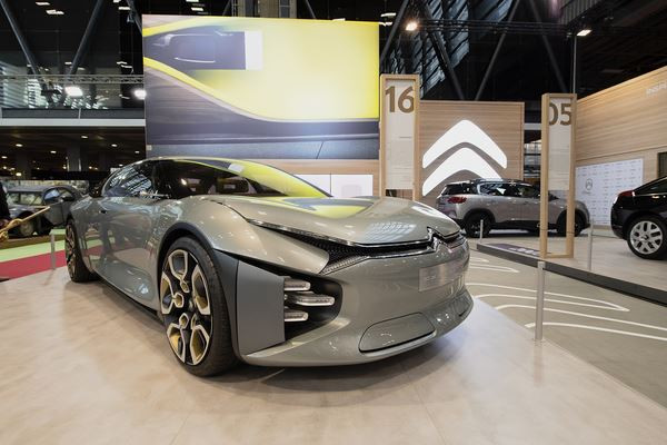 Dans les allées de l'édition 2019 du salon Rétromobile