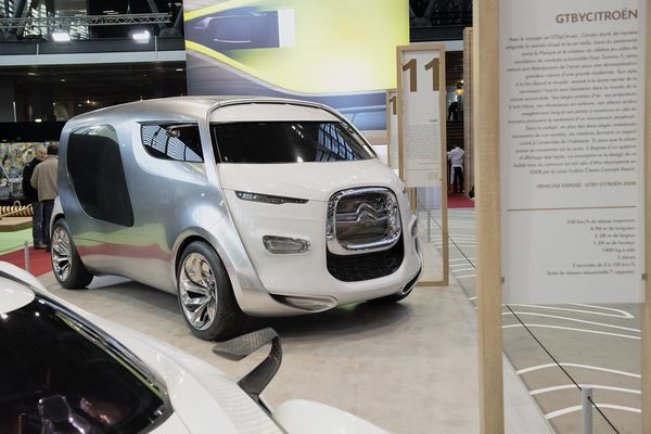 Dans les allées de l'édition 2019 du salon Rétromobile