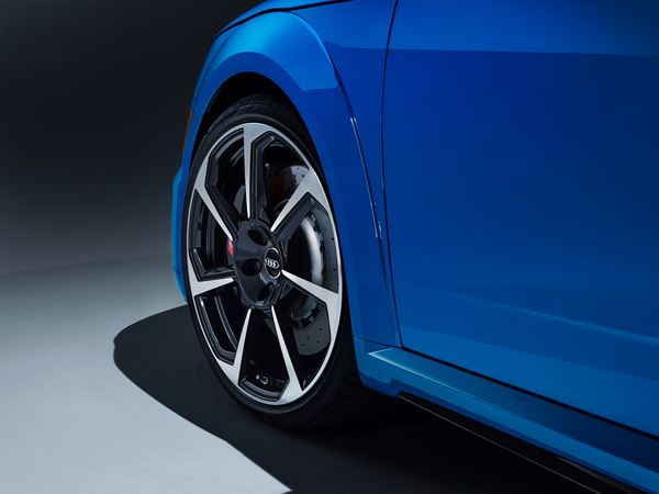 L'Audi TT RS Coupé arbore un look plus musclé