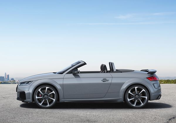 L'Audi TT RS Roadster arbore un look plus dynamique