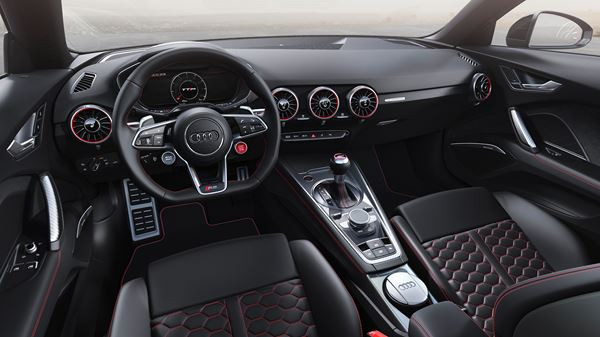 L'Audi TT RS Roadster arbore un look plus dynamique