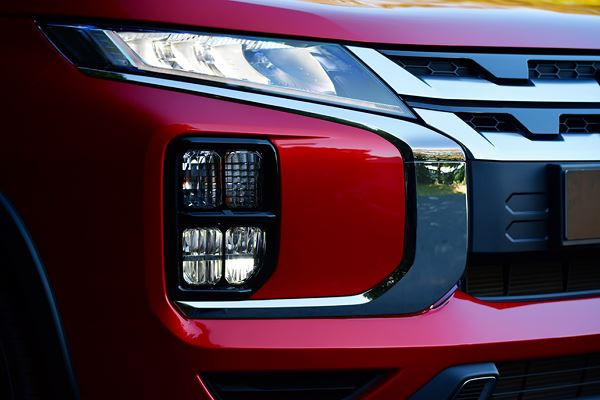 Le SUV compact Mitsubishi ASX s'offre un style extérieur impactant retravaillé