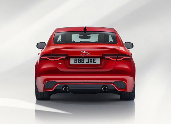 La berline Jaguar XE s'offre une apparence extérieure revisitée