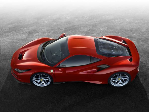 La sportive à moteur central arrière Ferrari F8 Tributo embarque un V8 de 720 ch