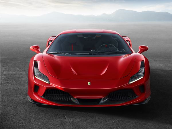 La sportive à moteur central arrière Ferrari F8 Tributo embarque un V8 de 720 ch