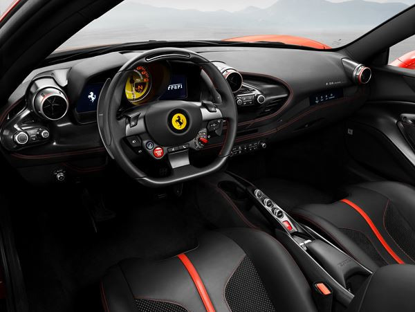 La sportive à moteur central arrière Ferrari F8 Tributo embarque un V8 de 720 ch