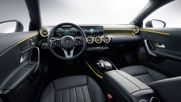 La Mercedes-Benz CLA Shooting Brake présente une silhouette athlétique