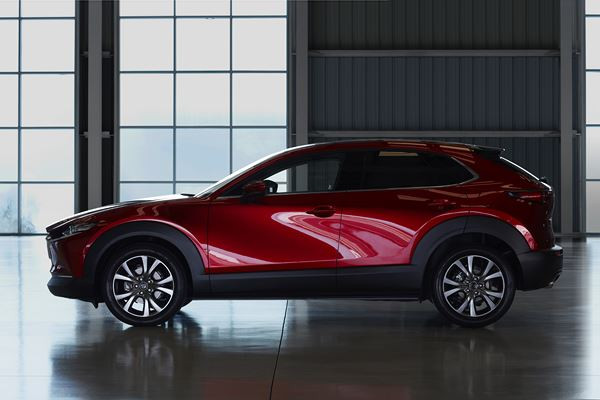Le crossover compact Mazda CX-30 affiche les proportions généreuses d'un SUV