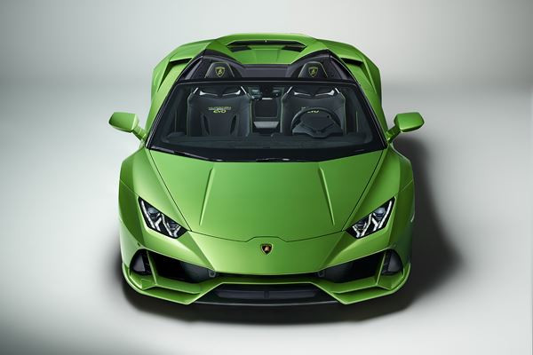 La Lamborghini Huracán Evo Spyder accélère de zéro à 100 km/h en 3,1 secondes