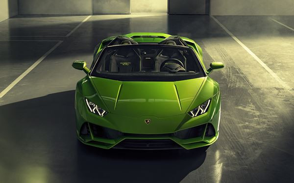 La Lamborghini Huracán Evo Spyder accélère de zéro à 100 km/h en 3,1 secondes