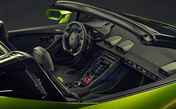 La Lamborghini Huracán Evo Spyder accélère de zéro à 100 km/h en 3,1 secondes