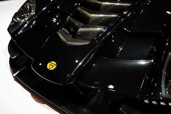 La supercar Ginetta Akula embarque un bloc V8 de 575 ch