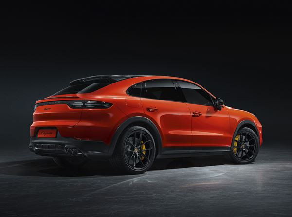 Le Porsche Cayenne Coupé adopte une ligne de toit plongeante