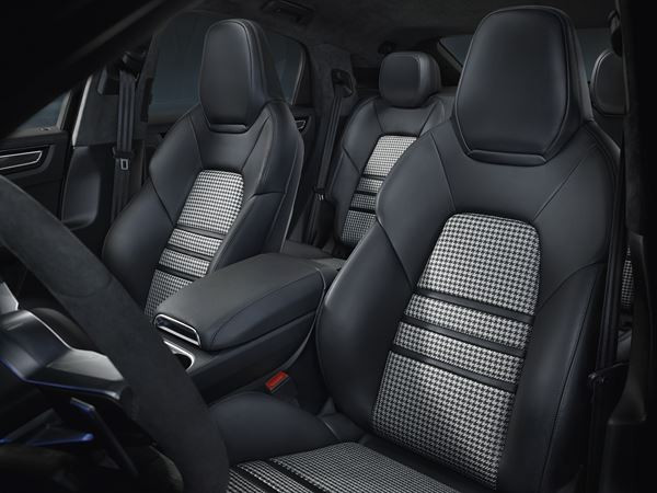Le Porsche Cayenne Coupé adopte une ligne de toit plongeante