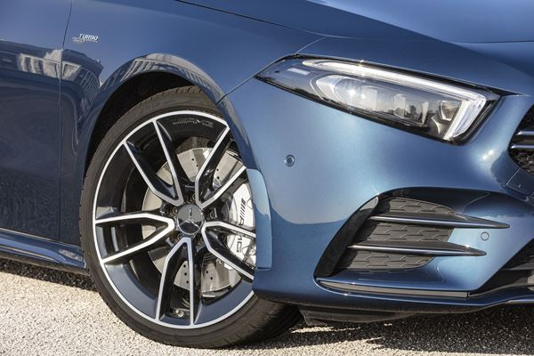 La Mercedes-AMG A 35 4Matic Berline délivre une puissance de 306 ch