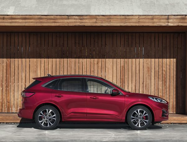 La troisième génération du Ford Kuga se décline en hybride