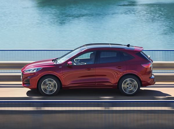 La troisième génération du Ford Kuga se décline en hybride