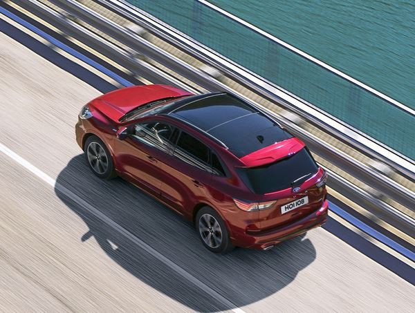 La troisième génération du Ford Kuga se décline en hybride