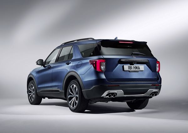 Le grand SUV familial Ford Explorer offre sept places sur trois rangées de sièges