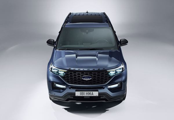 Le grand SUV familial Ford Explorer offre sept places sur trois rangées de sièges