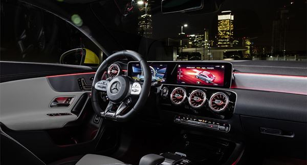 La Mercedes-AMG CLA 35 4Matic embarque un moteur turbo 4 cylindres de 306 ch