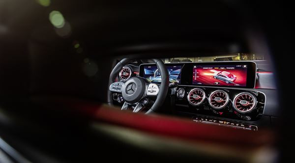 La Mercedes-AMG CLA 35 4Matic embarque un moteur turbo 4 cylindres de 306 ch