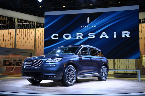 L'édition 2019 du salon de l’automobile de New York ouvre ses portes au public