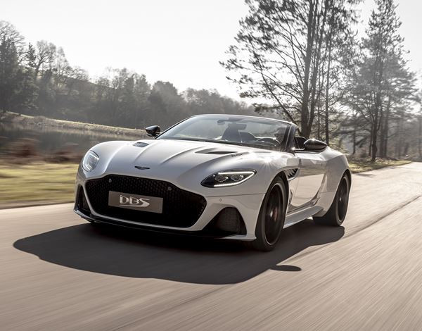 L'Aston Martin DBS Superleggera Volante embarque un V12 de 715 ch