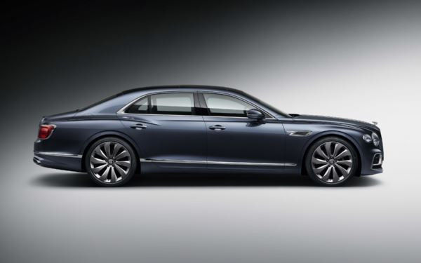 La Bentley Flying Spur revendique l’agilité d’une berline et le raffinement d’une limousine