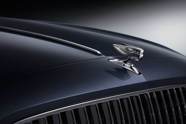 La Bentley Flying Spur revendique l’agilité d’une berline et le raffinement d’une limousine
