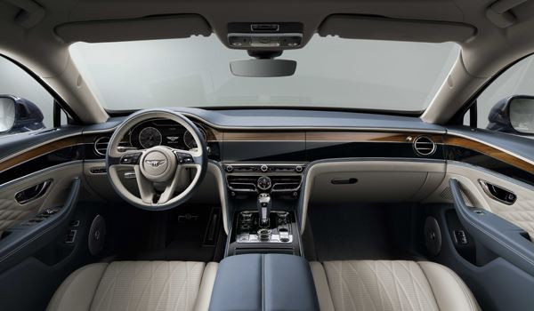 La Bentley Flying Spur revendique l’agilité d’une berline et le raffinement d’une limousine