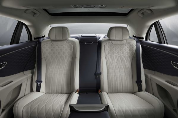 La Bentley Flying Spur revendique l’agilité d’une berline et le raffinement d’une limousine