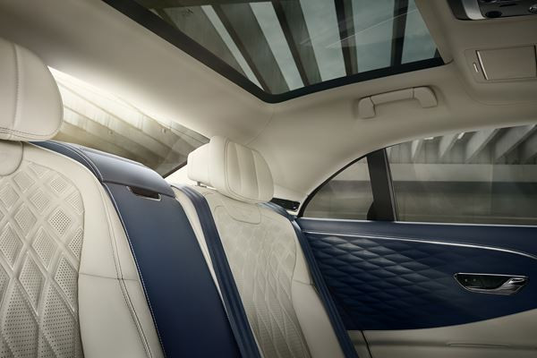 La Bentley Flying Spur revendique l’agilité d’une berline et le raffinement d’une limousine