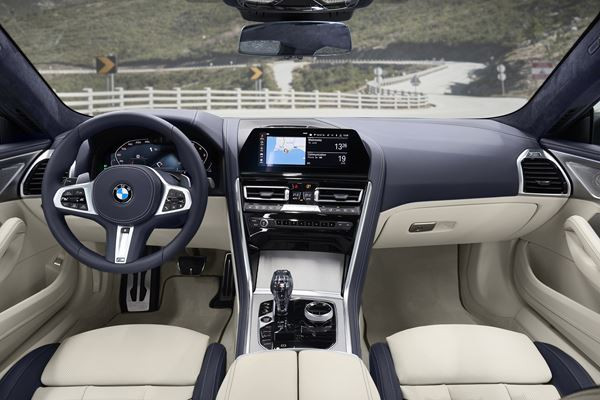 La BMW Série 8 Gran Coupé affiche une silhouette affirmée