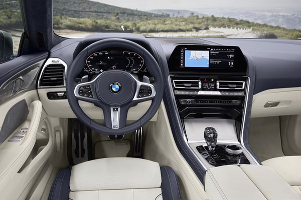La BMW Série 8 Gran Coupé affiche une silhouette affirmée