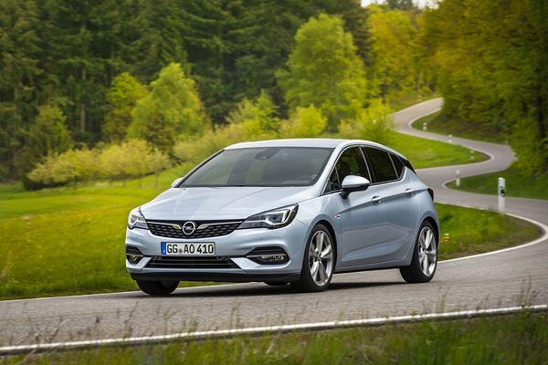 L'Opel Astra embarque une nouvelle génération de moteurs et de boîtes