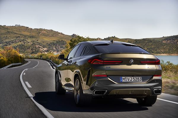 La BMW X6 de troisième génération bénéficie de proportions athlétiques