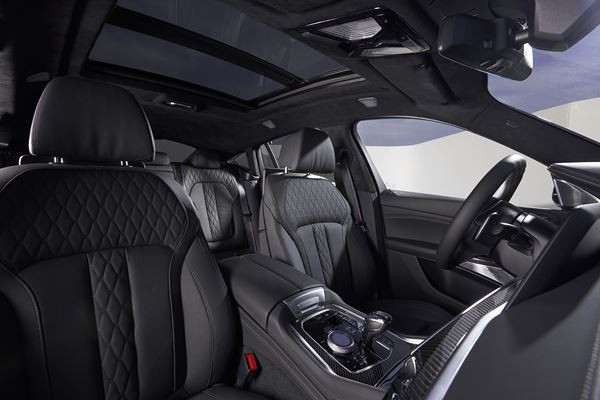La BMW X6 de troisième génération bénéficie de proportions athlétiques