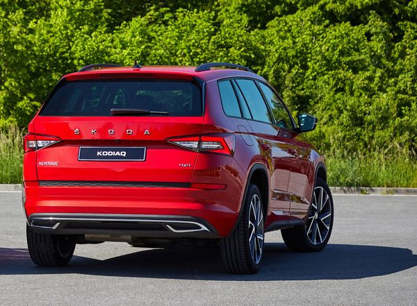 Le Skoda Kodiaq s'offre de très légères évolutions visuelles et technologiques